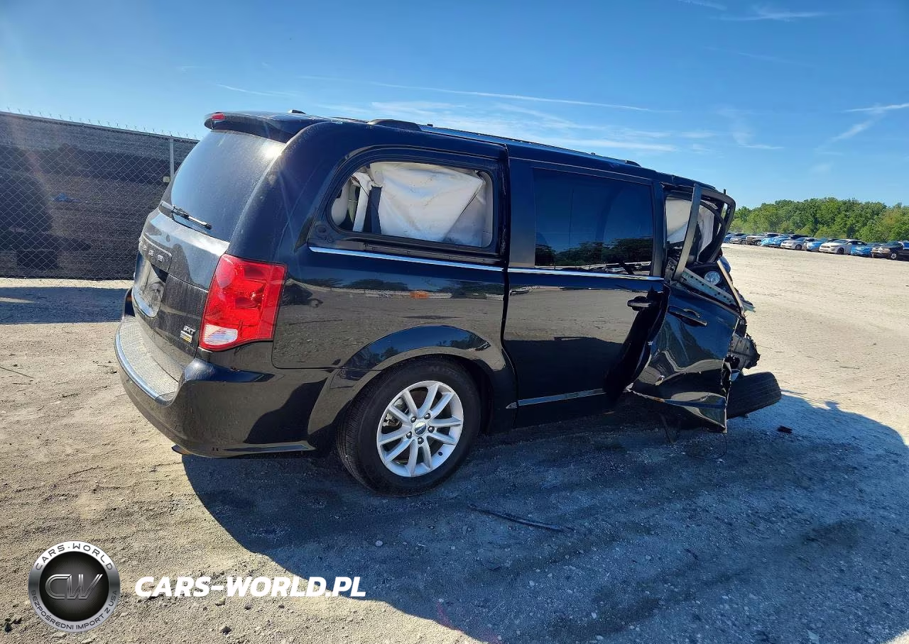 2018 Dodge Grand Caravan Sxt VIN:2C4RDGCG6JR327300 - 3