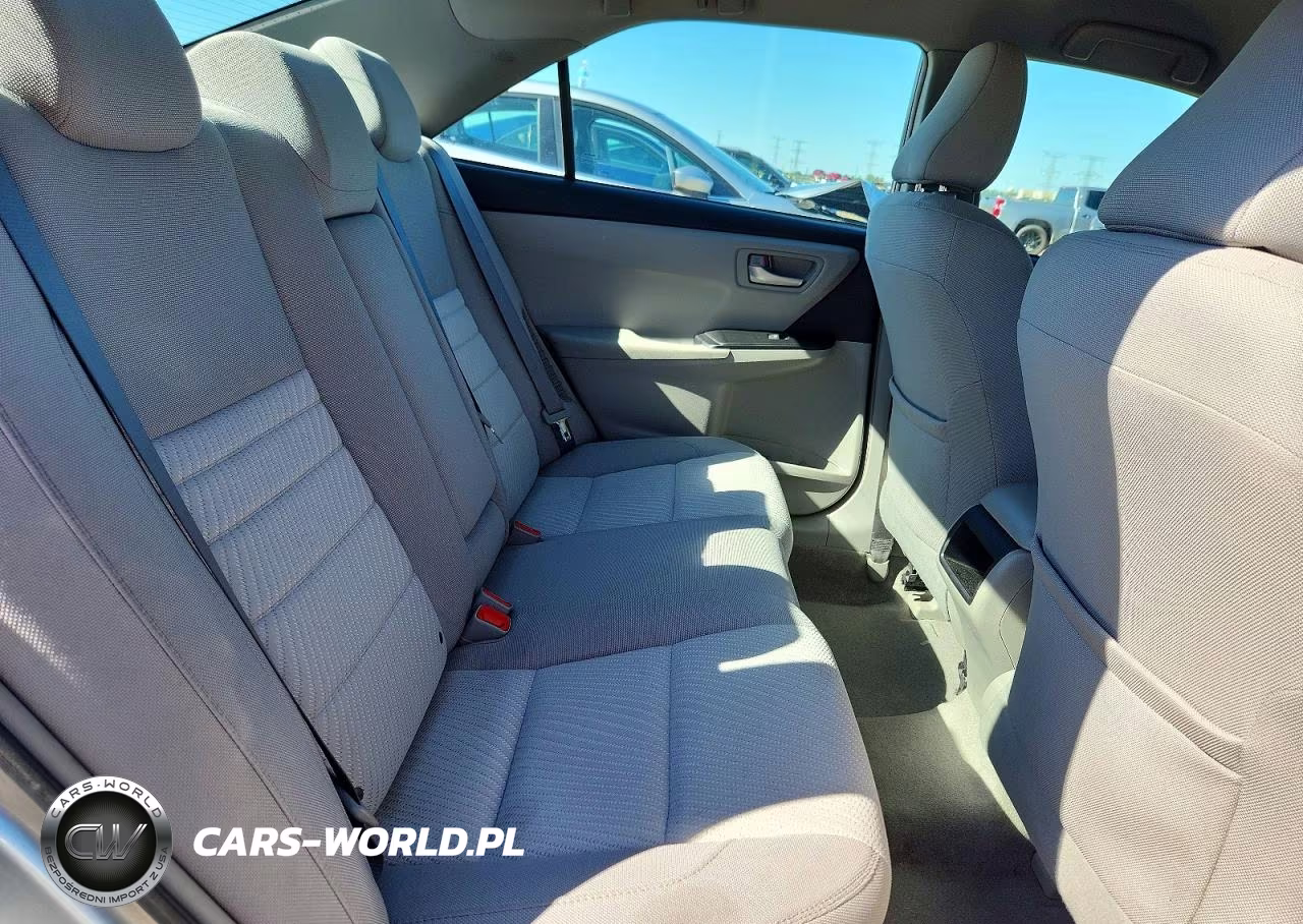 2016 Toyota Camry Hybrid Le VIN:4T1BD1FK7GU199302 - 10