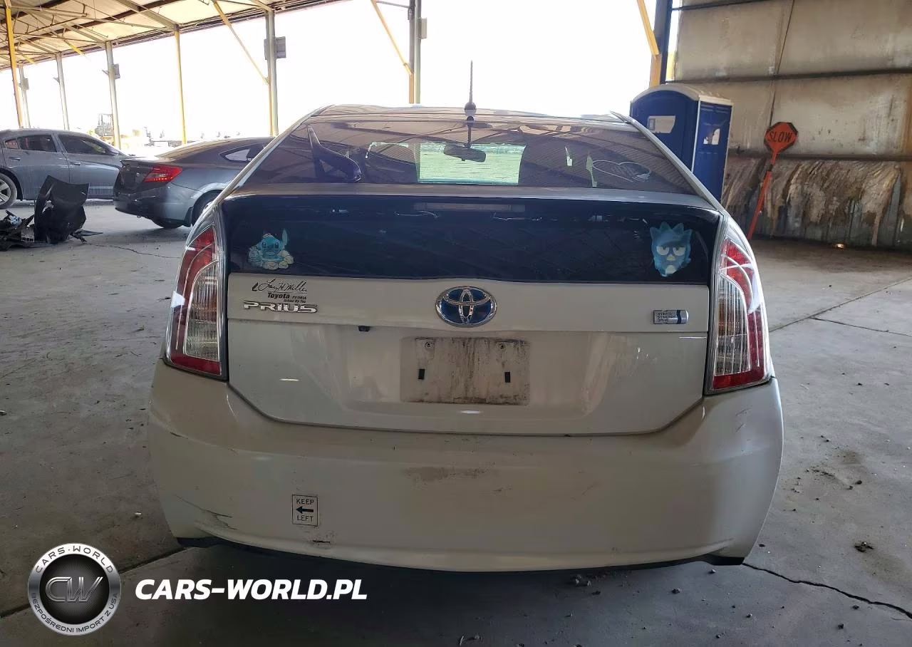 2015 Toyota Prius Two VIN:JTDKN3DU5F0417471 - 6