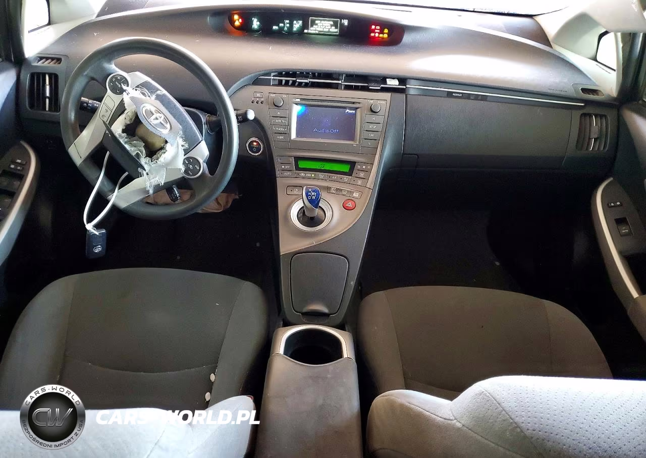 2015 Toyota Prius Two VIN:JTDKN3DU5F0417471 - 8