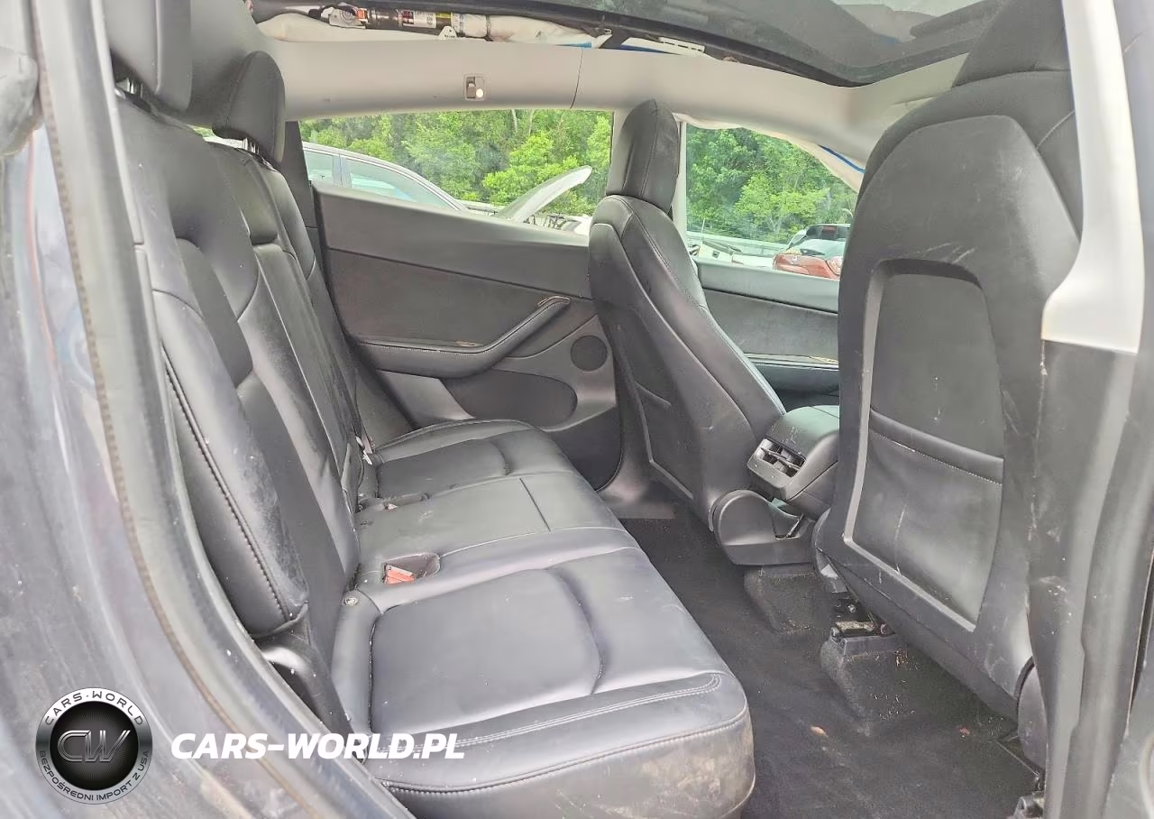 2021 Tesla Model Y VIN:5YJYGDEE6MF084715 - 10