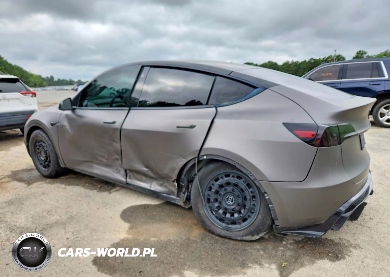 2021 Tesla Model Y VIN:5YJYGDEE6MF084715 - 2
