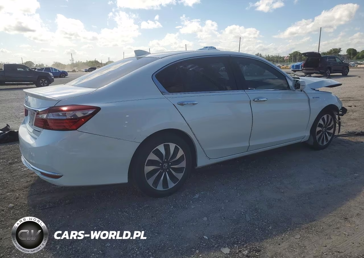 2017 Honda Accord Hybrid VIN:JHMCR6F32HC016698 - 3
