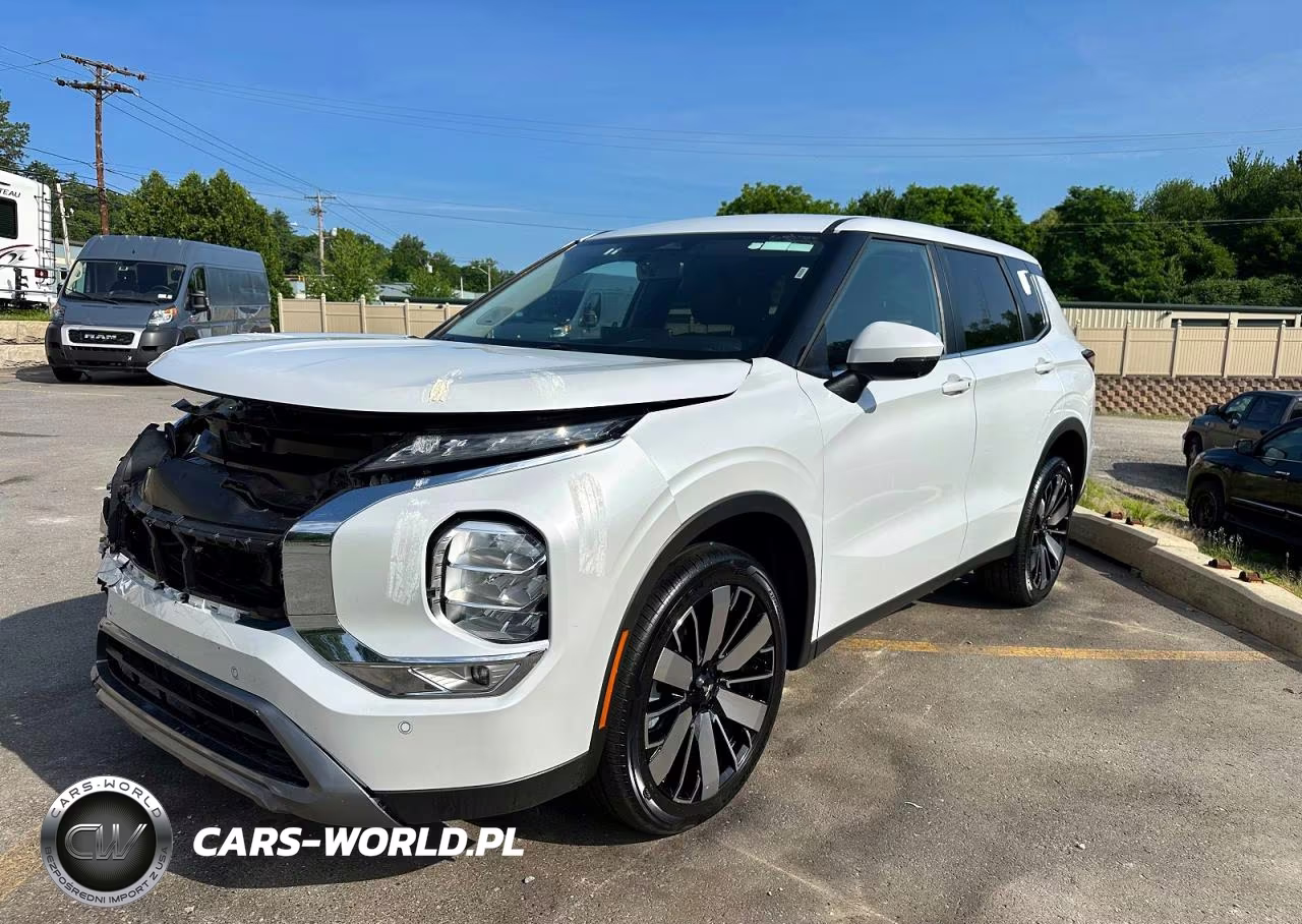 2025 Mitsubishi Outlander Se – zdjęcie 1 z 10