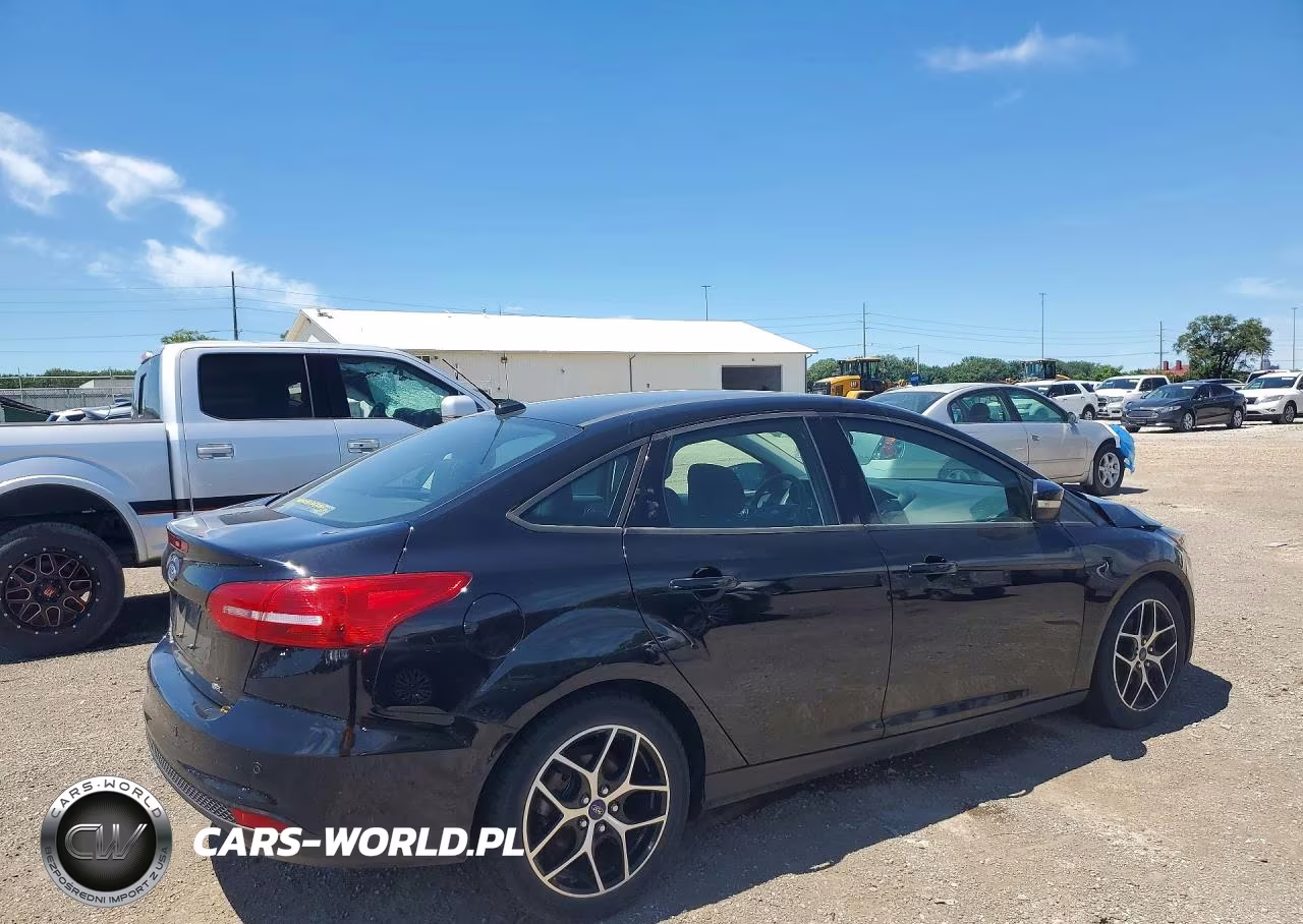 2018 Ford Focus Sel VIN:1FADP3H24JL259889 - 3