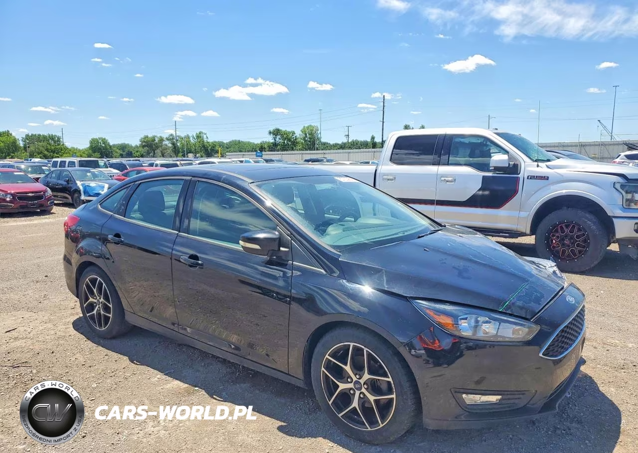 2018 Ford Focus Sel VIN:1FADP3H24JL259889 - 4
