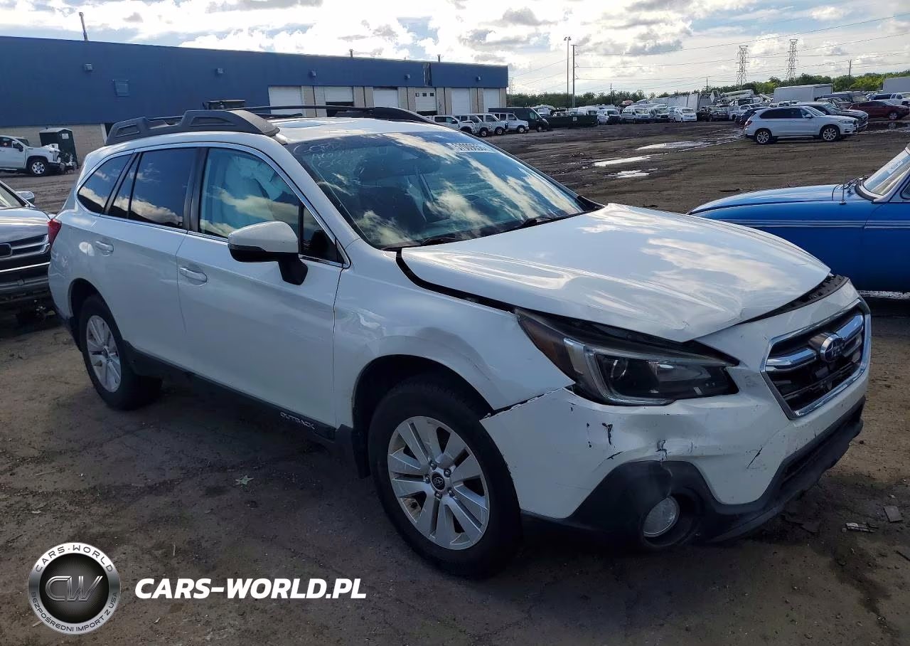 2018 Subaru Outback 2.5I Premium VIN:4S4BSAHC7J3249401 - 4