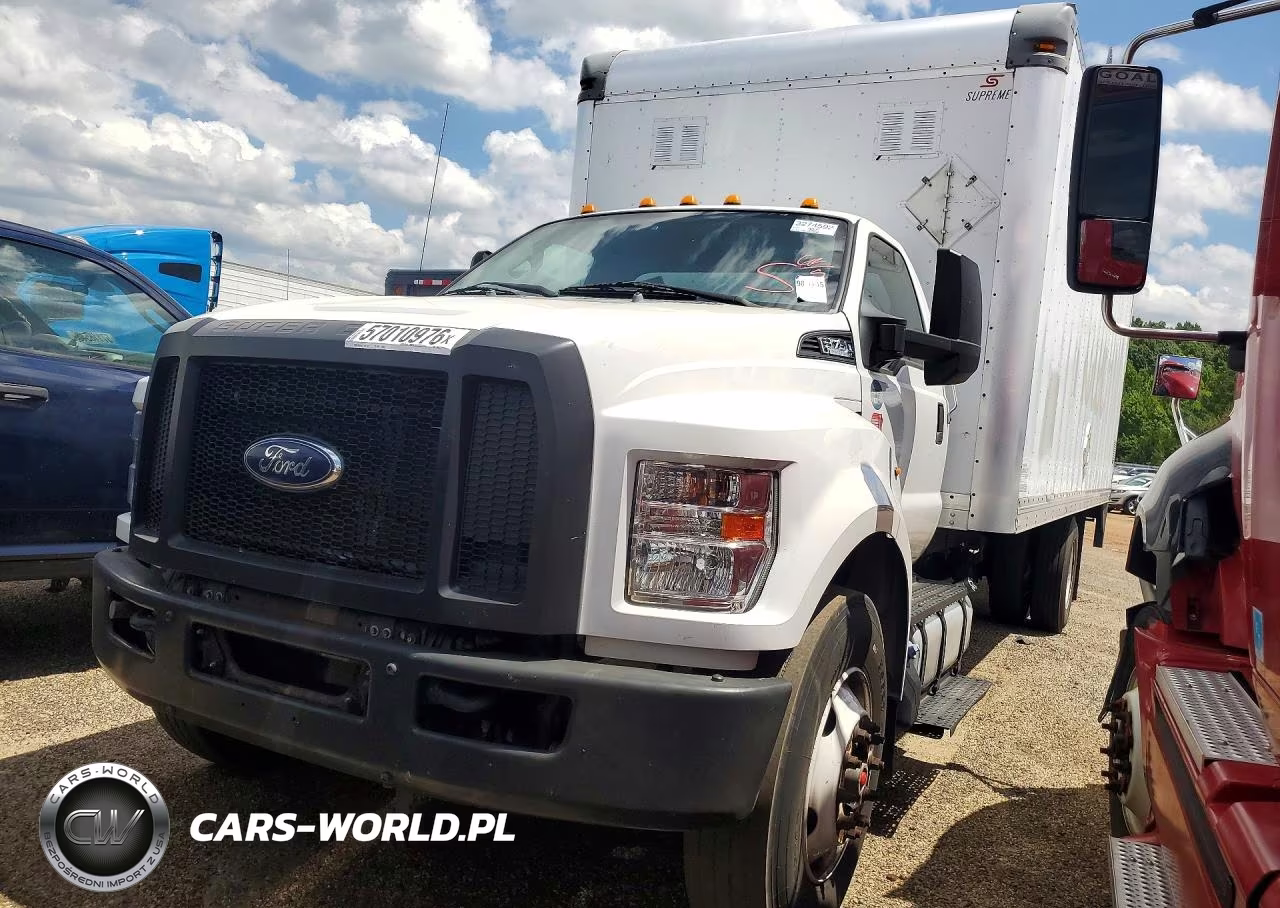 2017 Ford F750 Super Duty Box Truck