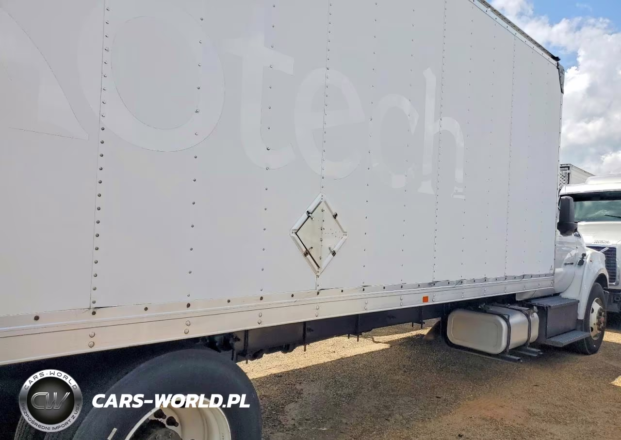 2017 Ford F750 Super Duty Box Truck VIN:1FDWF7DC1HDB09377 - 10