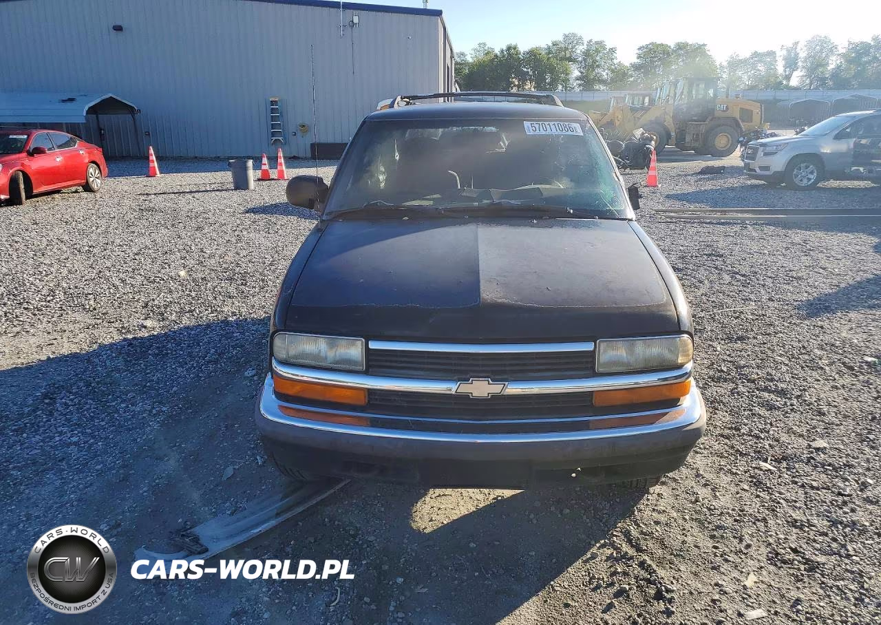 1999 Chevrolet Blazer VIN:1GNCT18W8XK175654 - 5