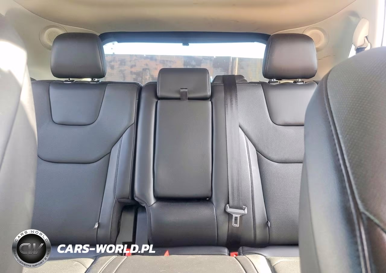 2018 Ford Edge Titanium VIN:2FMPK3K80JBC12731 - 10