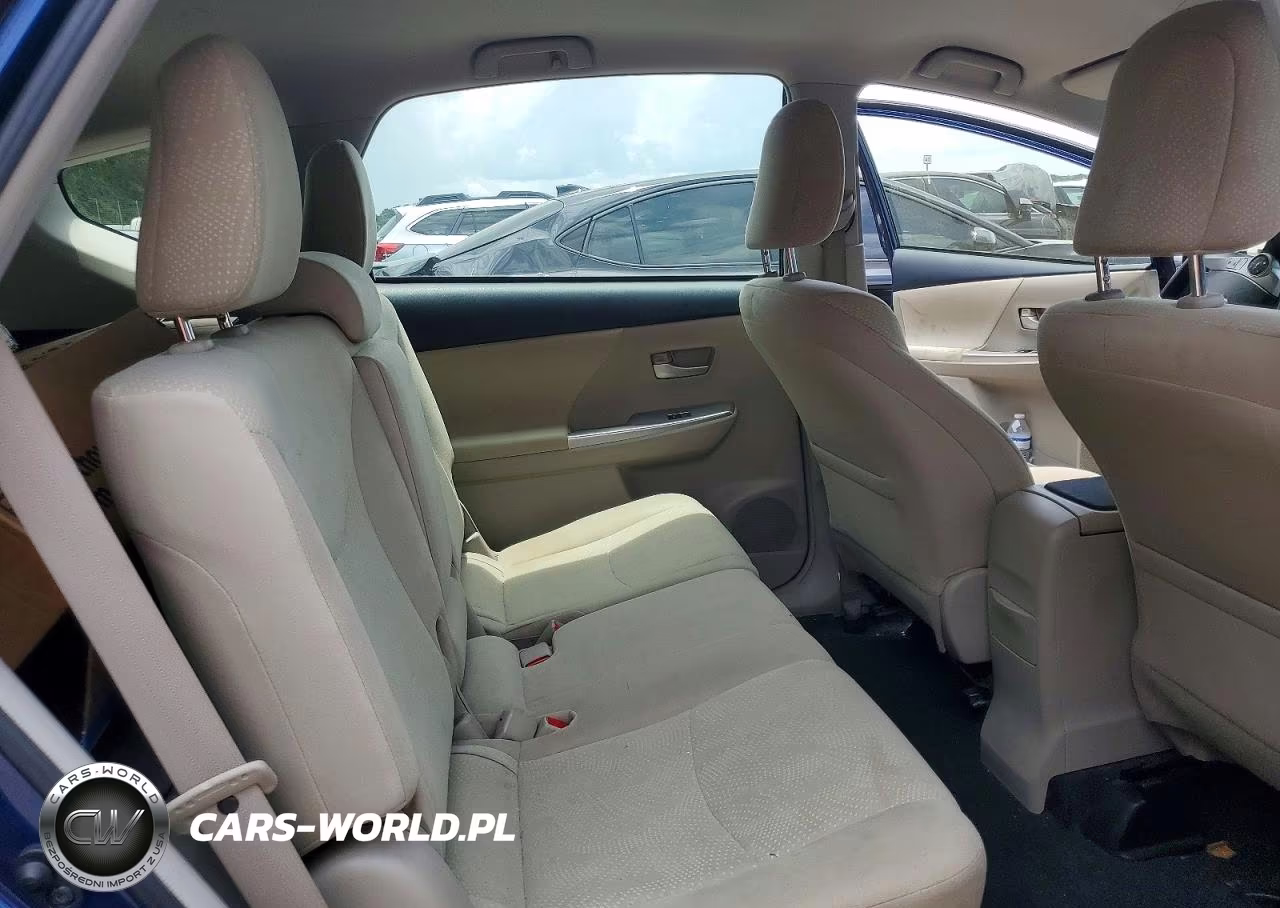 2013 Toyota Prius V Three VIN:JTDZN3EU3D3289613 - 10