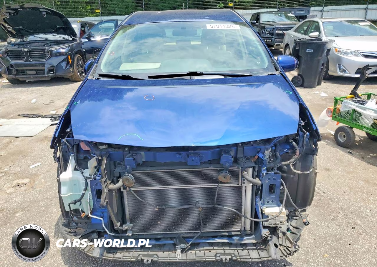 2013 Toyota Prius V Three VIN:JTDZN3EU3D3289613 - 5