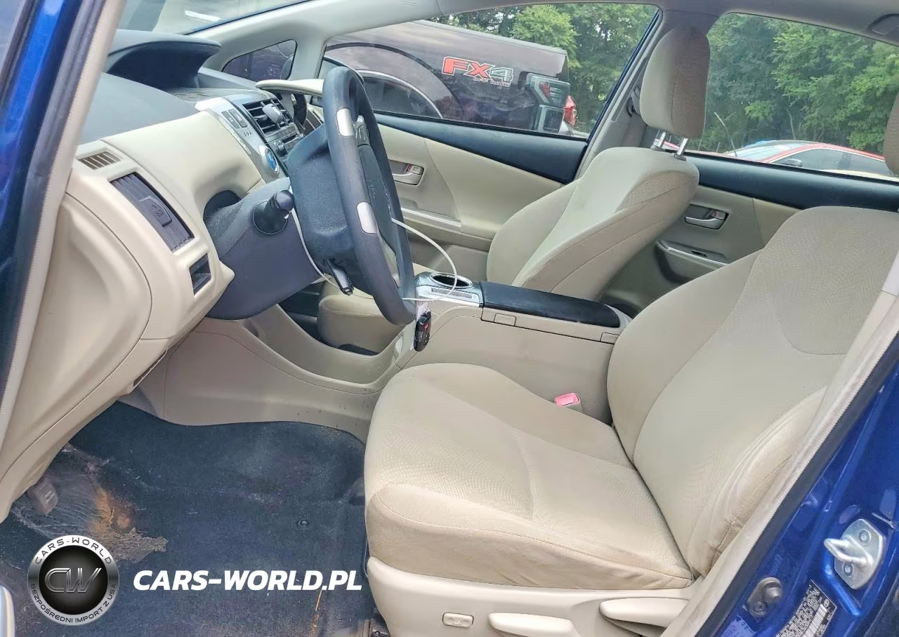 2013 Toyota Prius V Three VIN:JTDZN3EU3D3289613 - 7