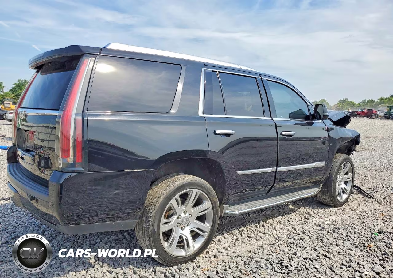 2017 Cadillac Escalade Luxury VIN:1GYS3BKJ7HR150349 - 3