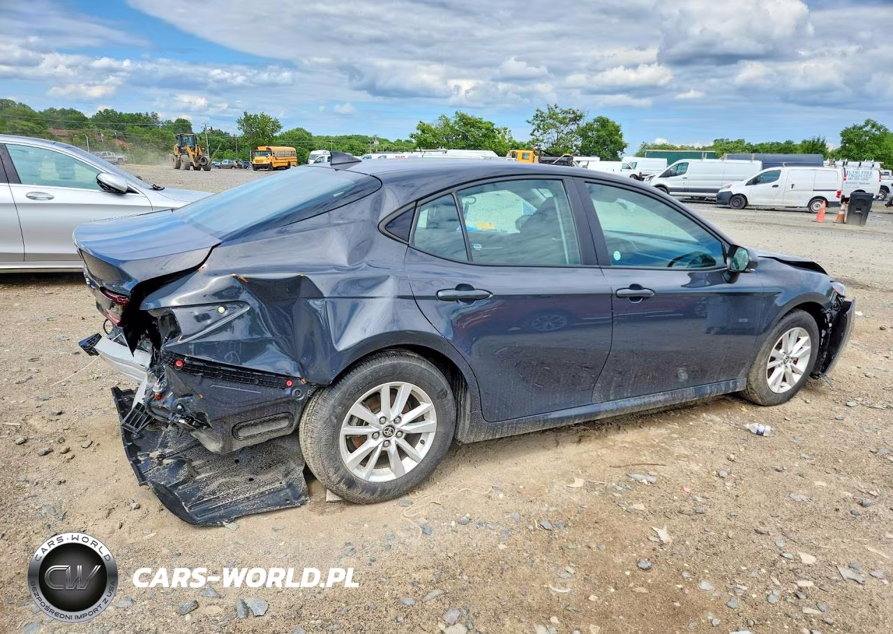 2025 Toyota Camry Le VIN:4T1DAACKXSU018515 - 3