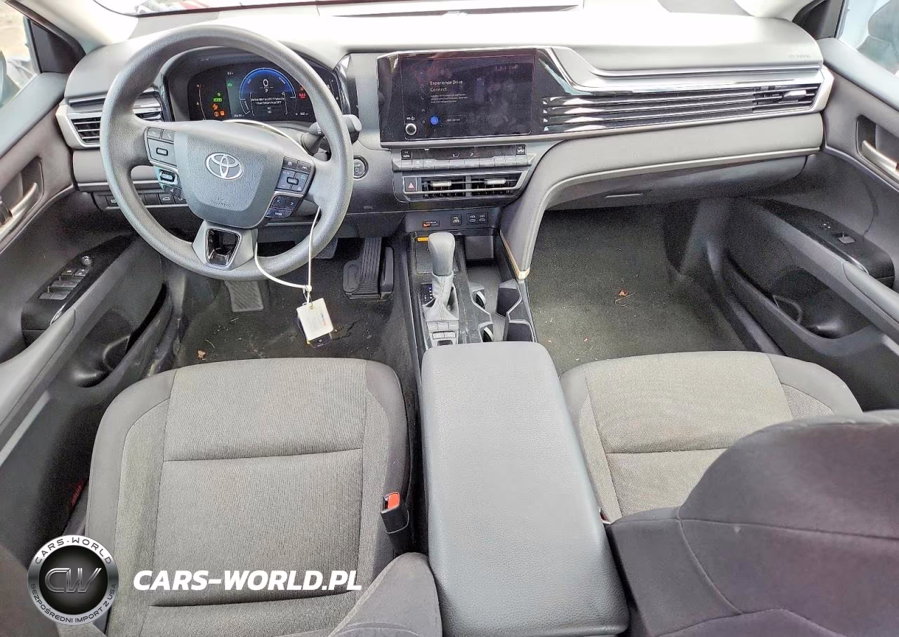 2025 Toyota Camry Le VIN:4T1DAACKXSU018515 - 8
