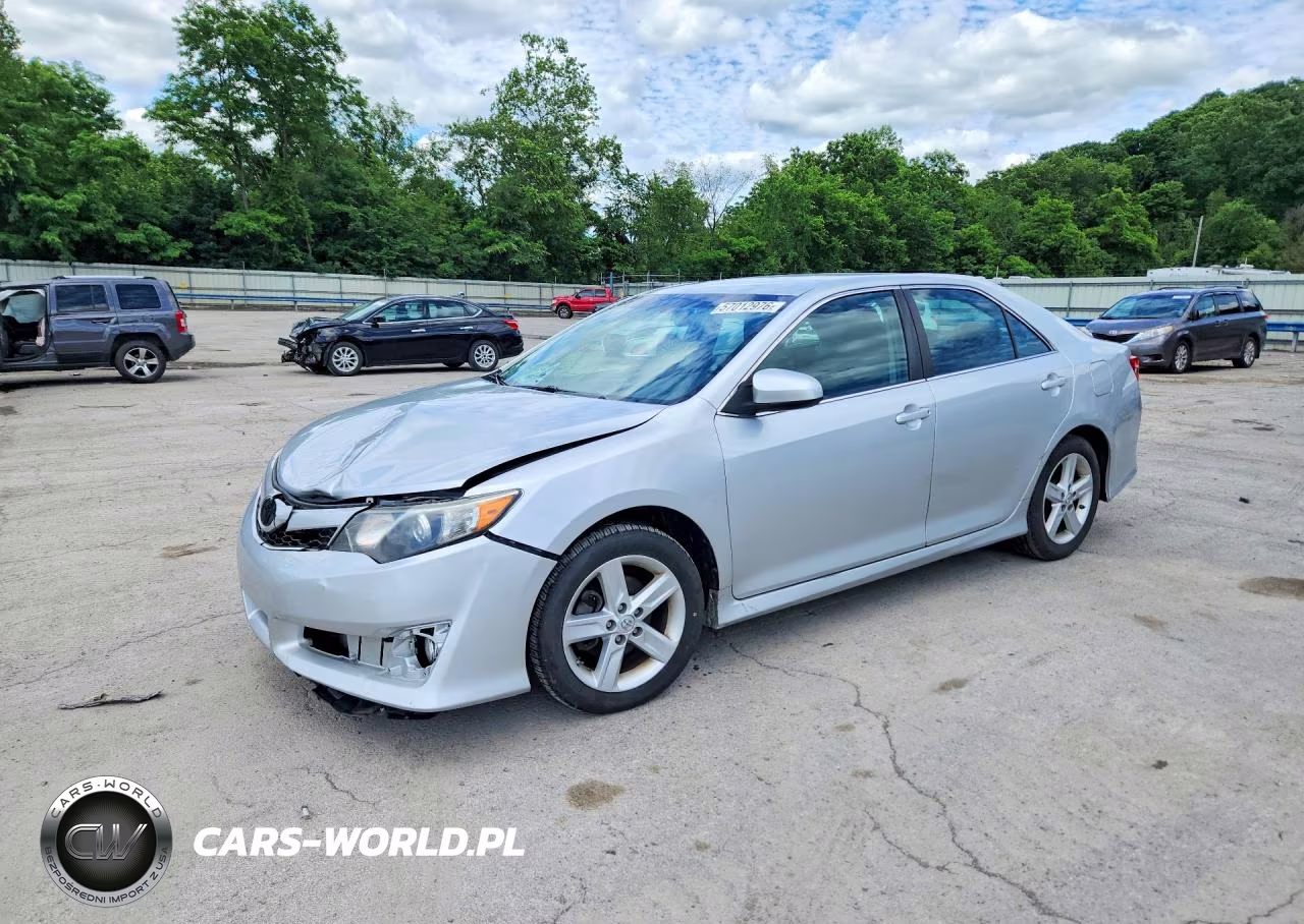 2014 Toyota Camry Se – zdjęcie 1 z 12