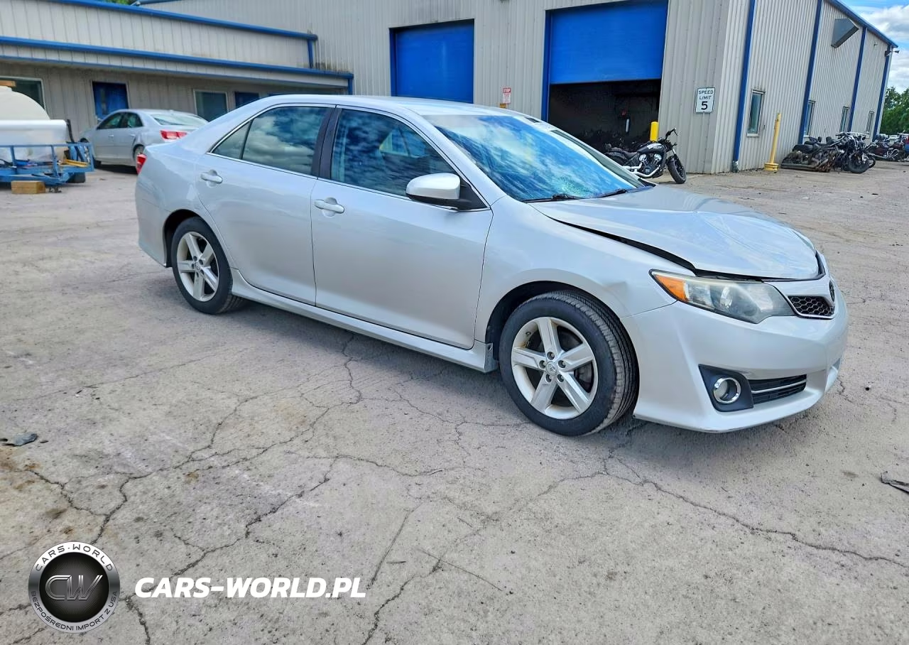 2014 Toyota Camry Se VIN:4T1BF1FK1EU418570 - 4