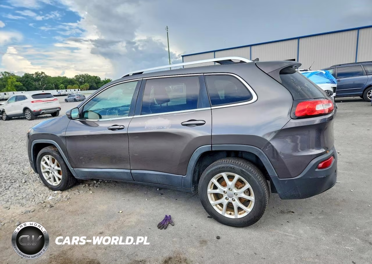 2015 Jeep Cherokee Latitude VIN:1C4PJLCB7FW627696 - 2