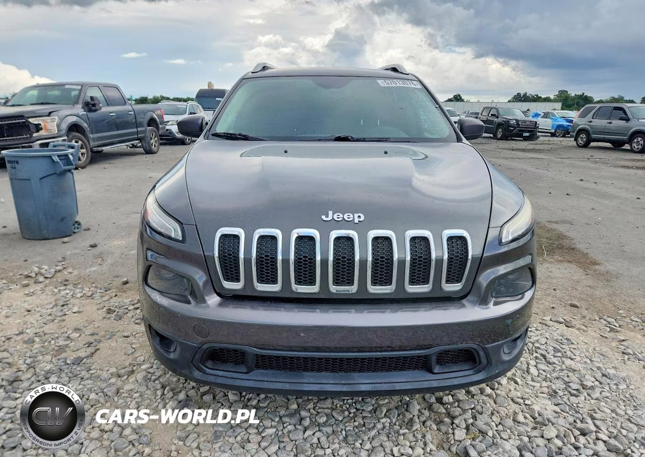 2015 Jeep Cherokee Latitude VIN:1C4PJLCB7FW627696 - 5
