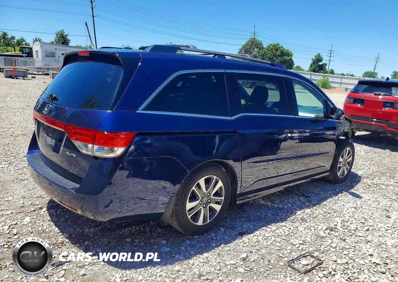 2016 Honda Odyssey Touring VIN:5FNRL5H90GB115742 - 3