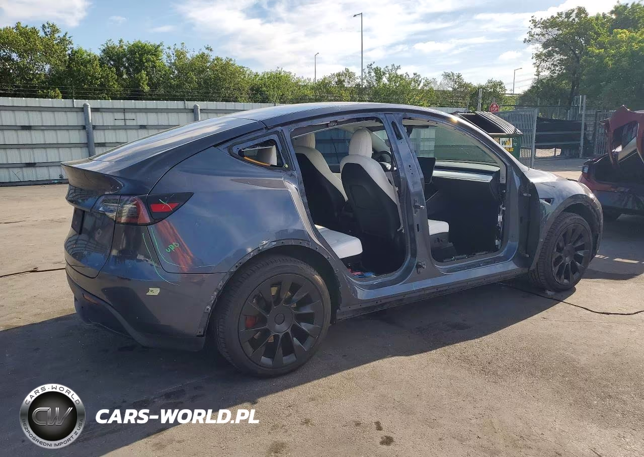 2020 Tesla Model Y VIN:5YJYGDEE4LF014497 - 3