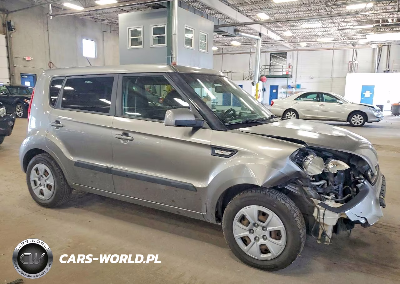 2013 Kia Soul Base VIN:KNDJT2A53D7630237 - 4