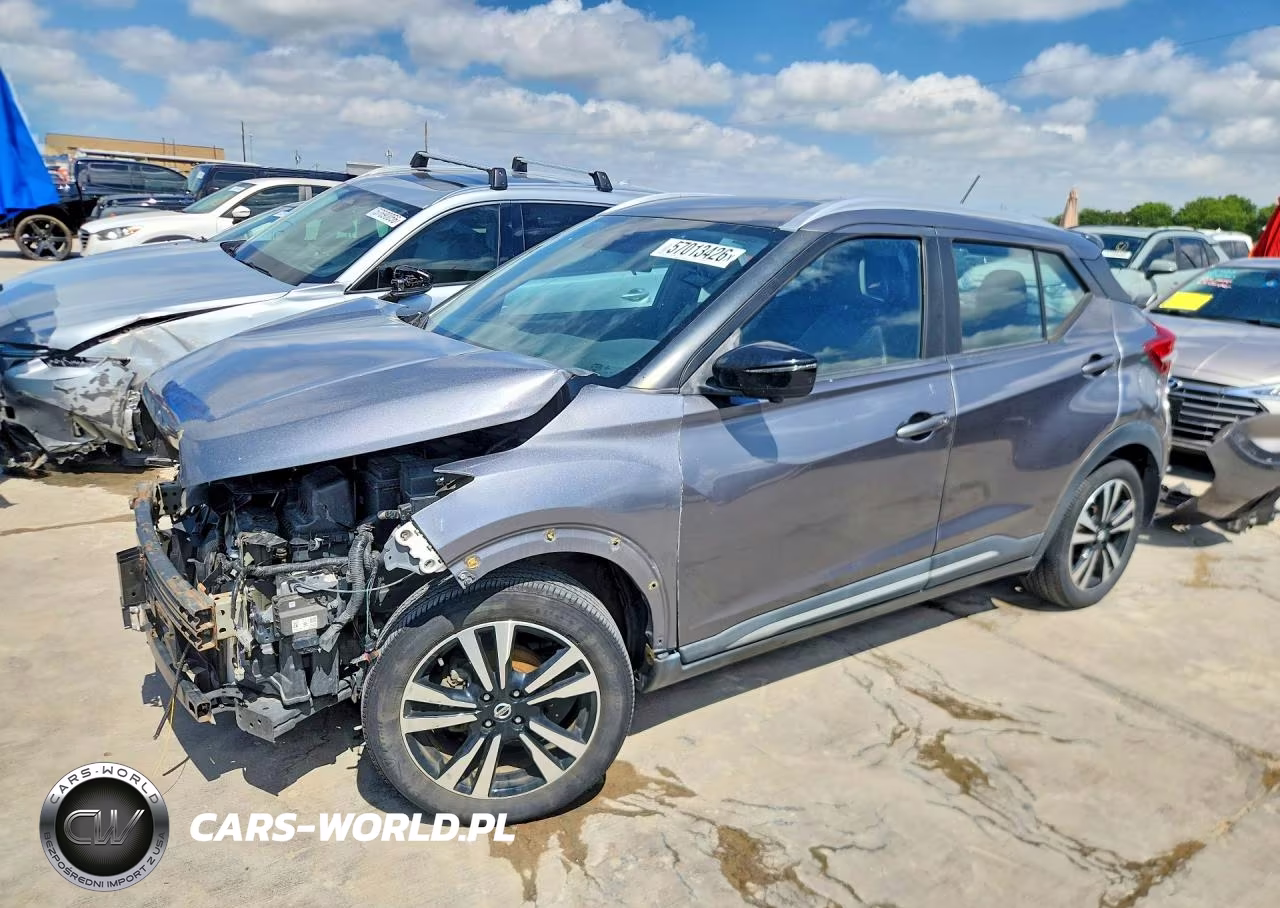 2020 Nissan Kicks Sr
