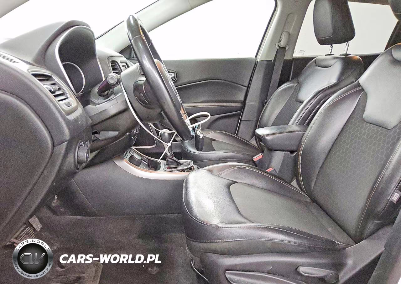 2018 Jeep Compass Latitude VIN:3C4NJDBBXJT192279 - 7