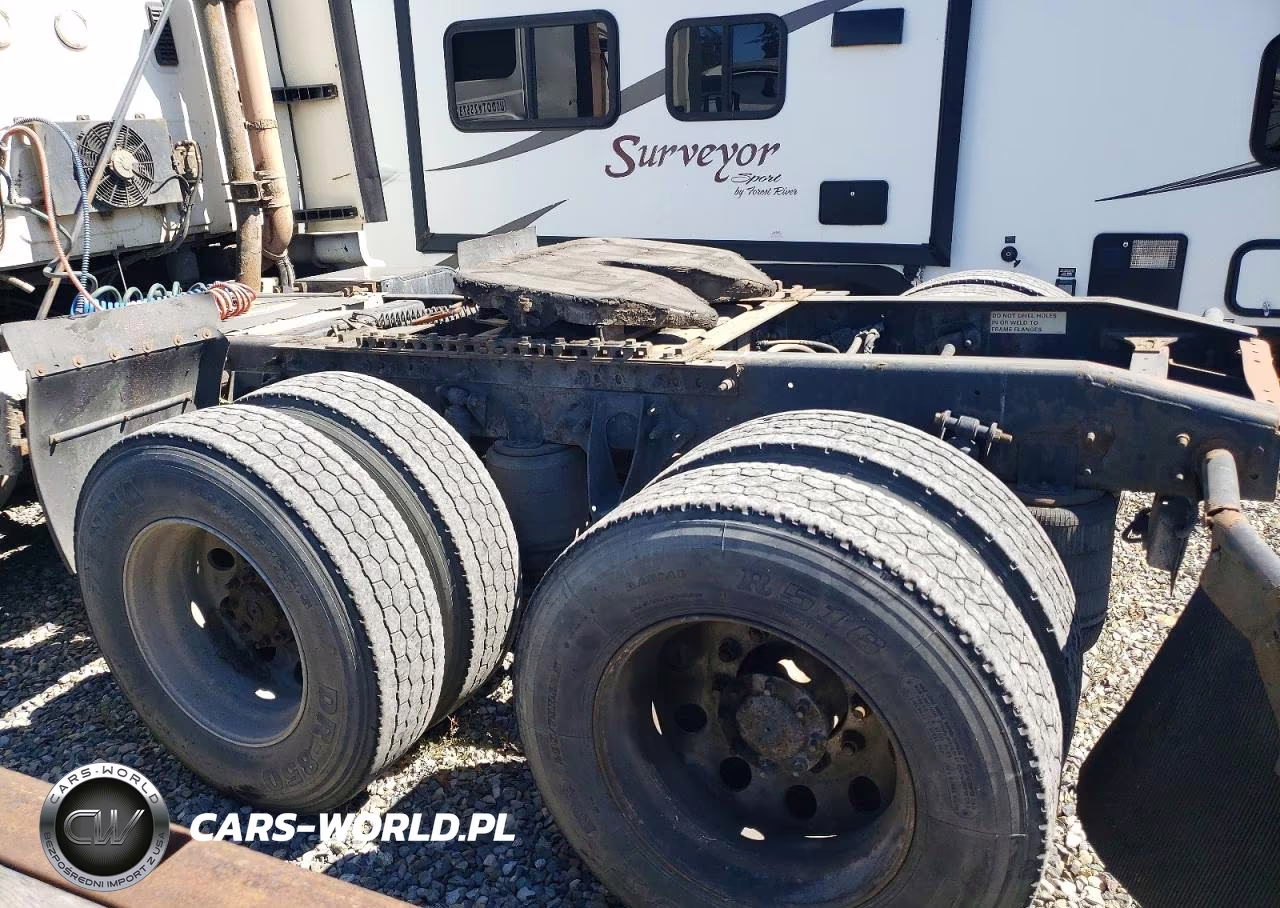 2015 International Lf687 Semi Truck VIN:3HSDJAPR7FN724770 - 9