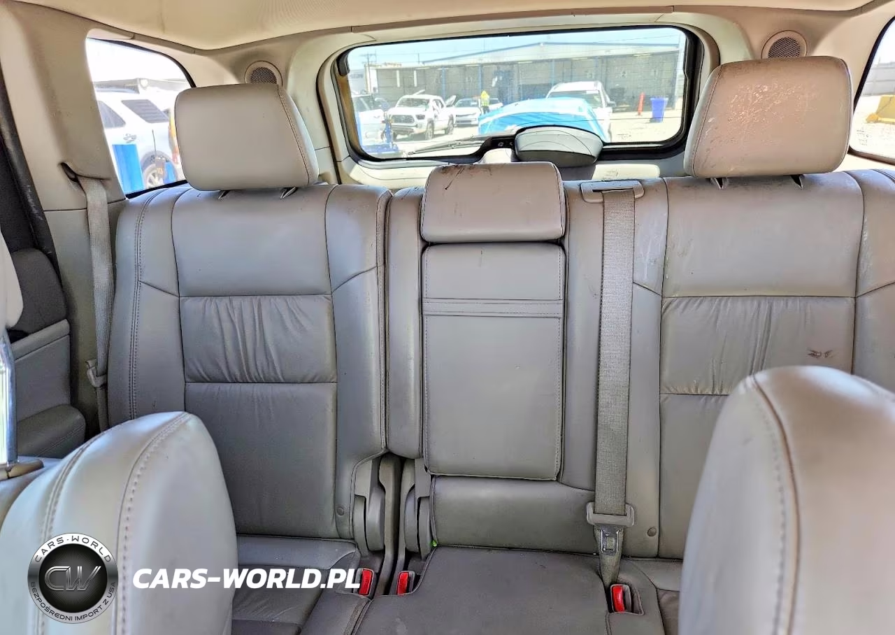 2011 Jeep Grand Cherokee Laredo VIN:1J4RR4GG5BC557666 - 10