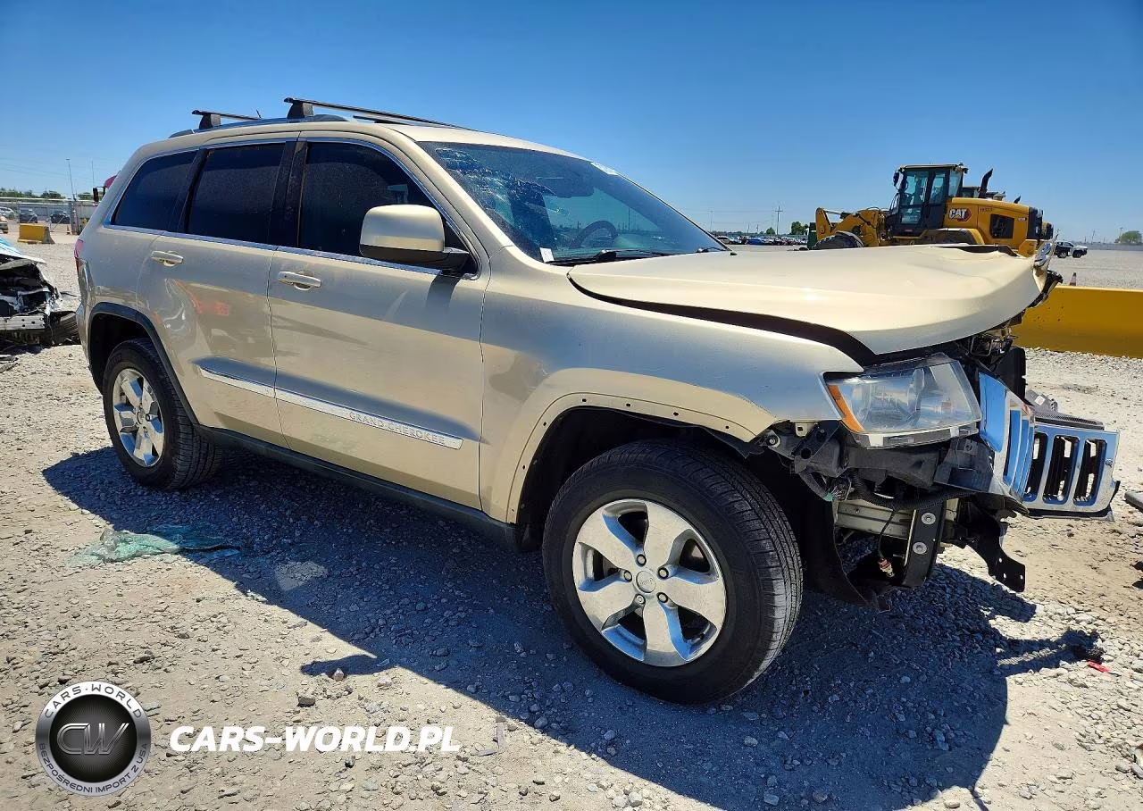 2011 Jeep Grand Cherokee Laredo VIN:1J4RR4GG5BC557666 - 4