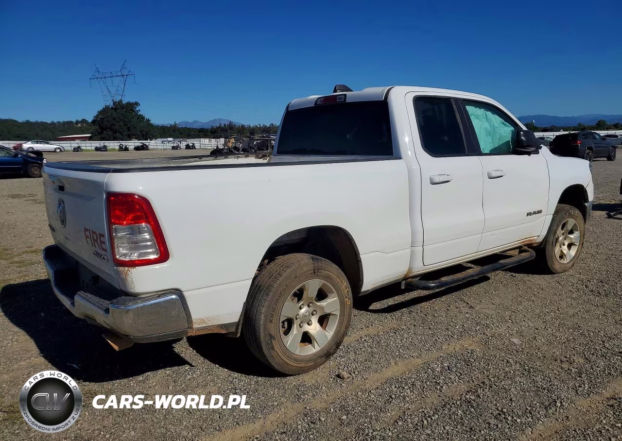 2021 Ram 1500 Big Horn VIN:1C6SRFBT7MN726155 - 3