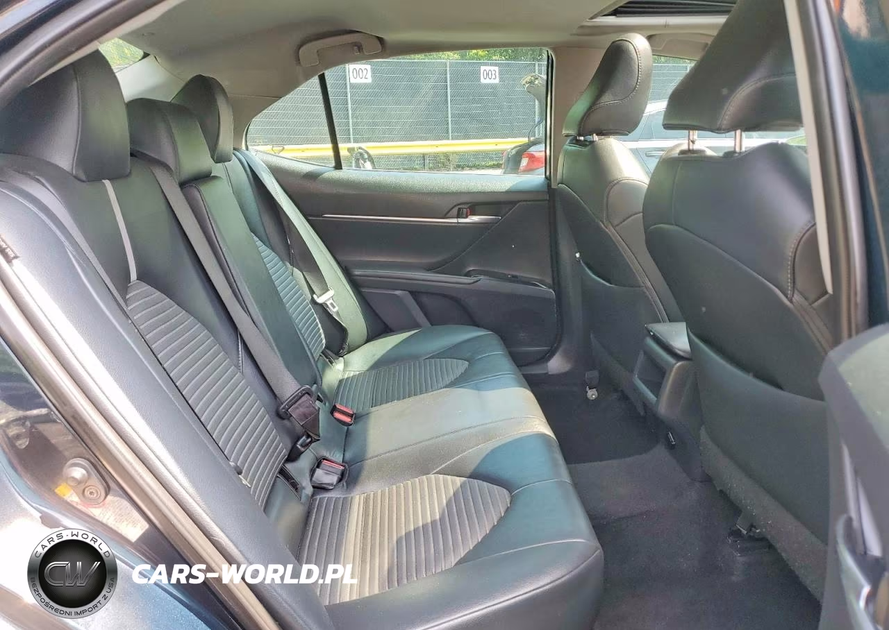 2019 Toyota Camry Se VIN:4T1B11HK2KU702877 - 10