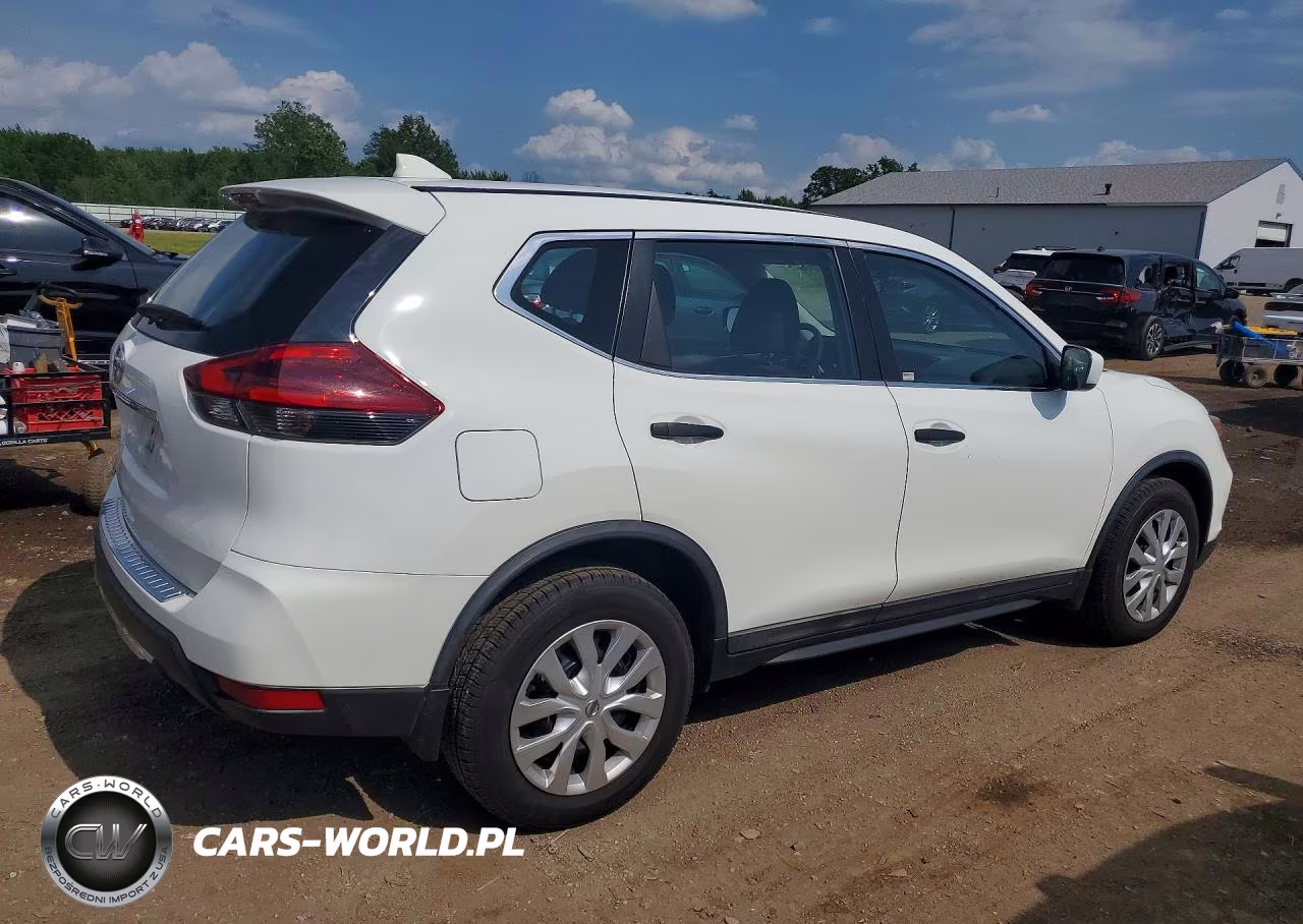 2018 Nissan Rogue S VIN:KNMAT2MV7JP588405 - 3