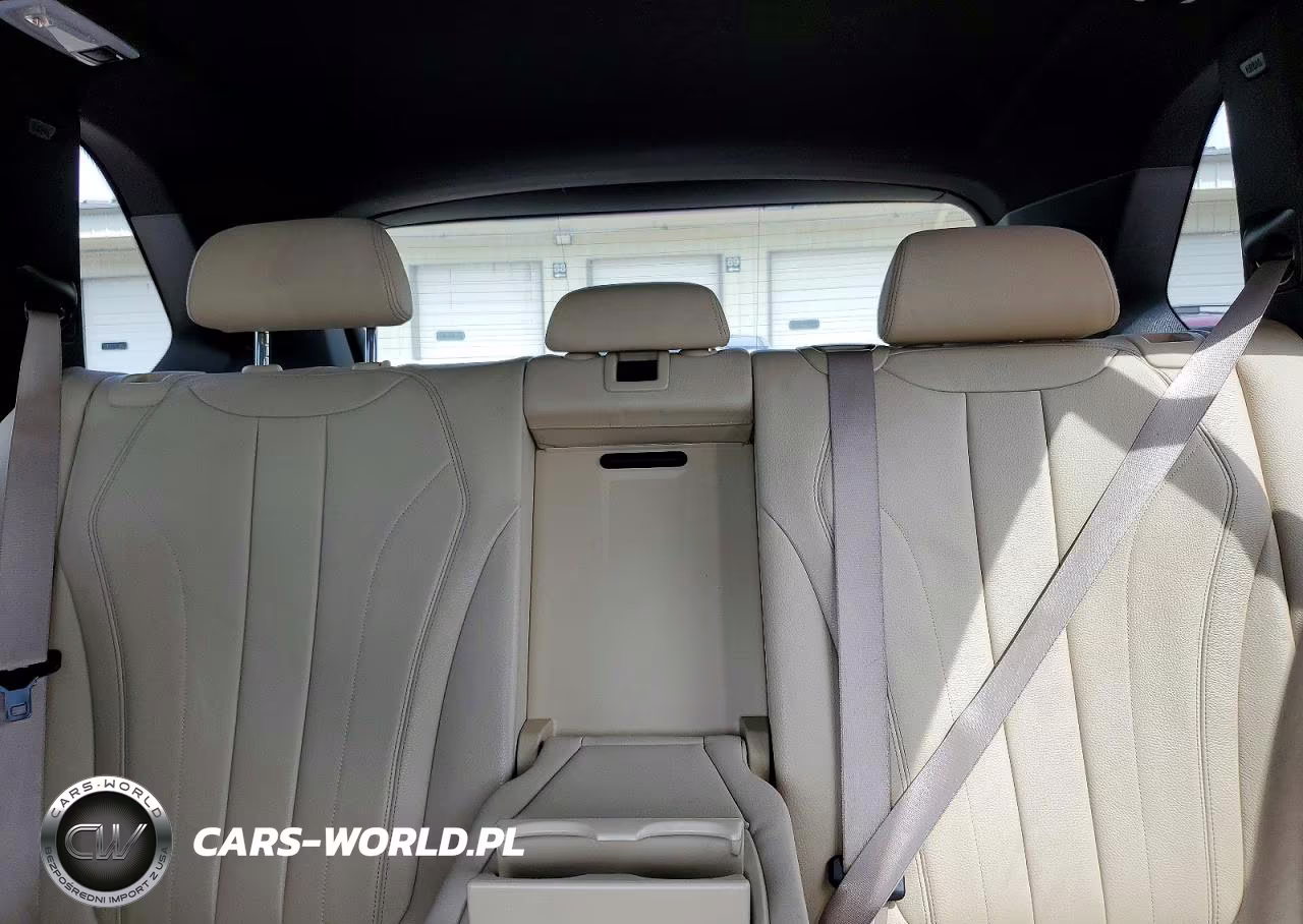 2018 BMW X5 xDrive50I VIN:5UXKR6C54J0U14746 - 10