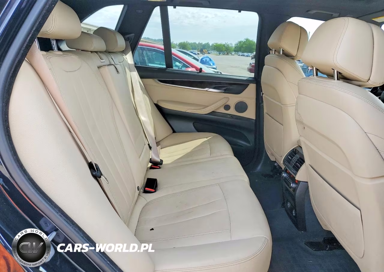 2018 BMW X5 xDrive50I VIN:5UXKR6C54J0U14746 - 11