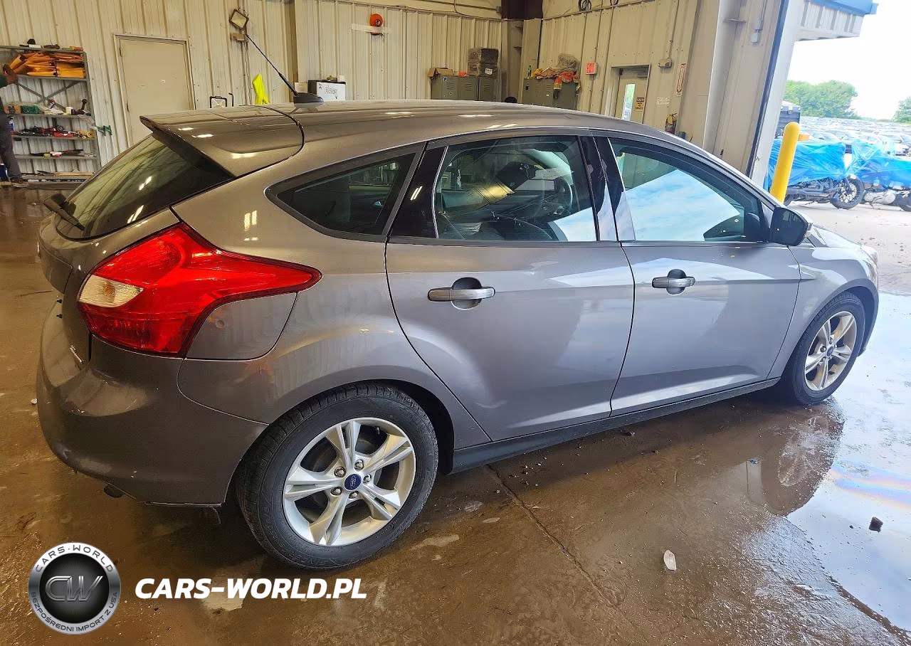 2014 Ford Focus Se VIN:1FADP3K27EL181560 - 3