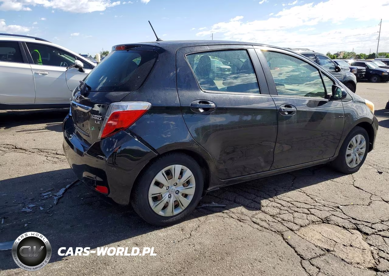 2013 Toyota Yaris 5-Door Le VIN:JTDKTUD34DD556841 - 3