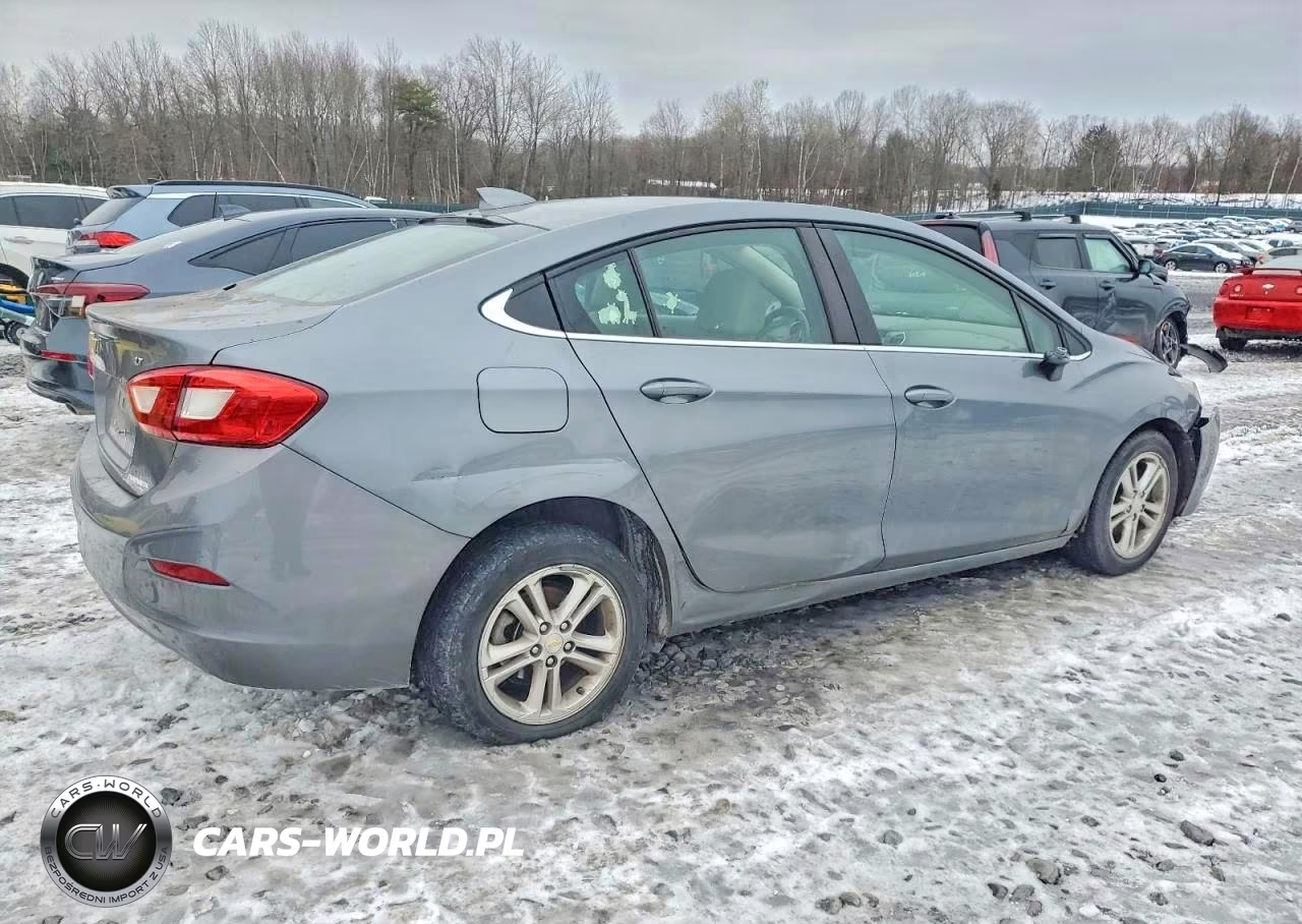 2018 Chevrolet Cruze Lt VIN:1G1BE5SM4J7142571 - 3