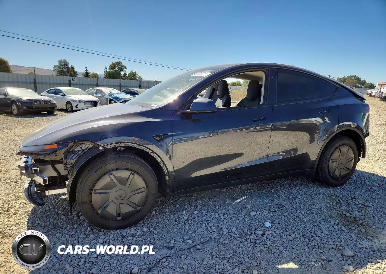 2026 Tesla Model Y – zdjęcie 1 z 12