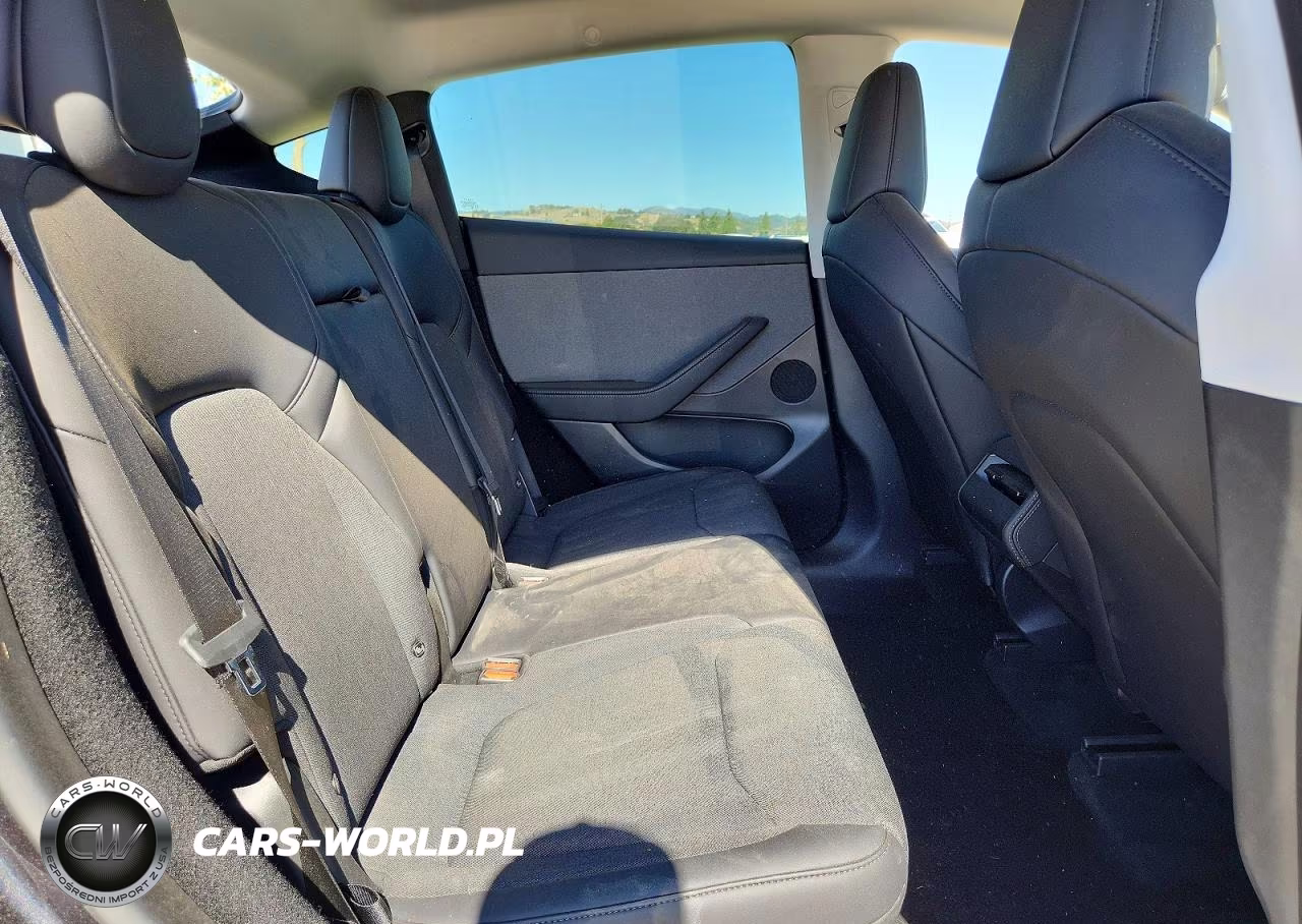 2026 Tesla Model Y VIN:7SAYGDED9TA608445 - 10
