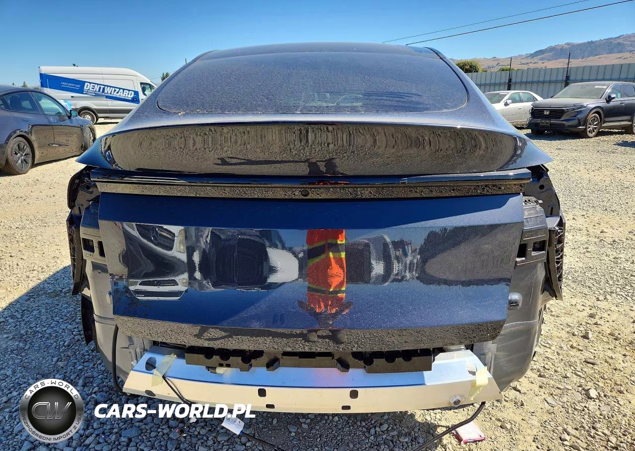 2026 Tesla Model Y VIN:7SAYGDED9TA608445 - 6