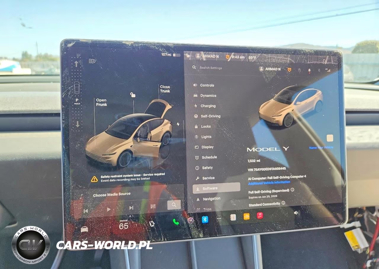 2026 Tesla Model Y VIN:7SAYGDED9TA608445 - 9