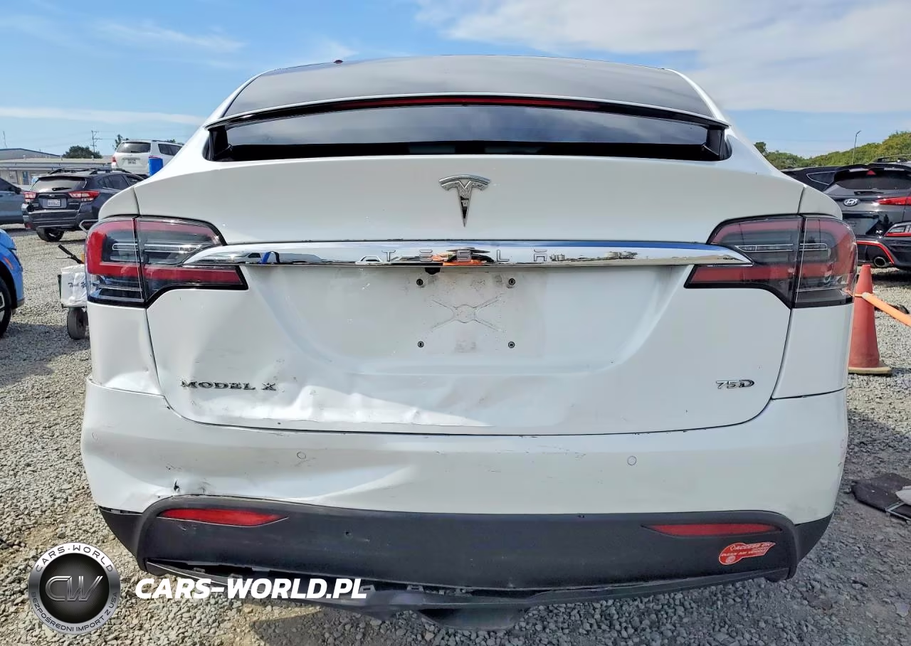 2017 Tesla Model X VIN:5YJXCBE27HF070152 - 6
