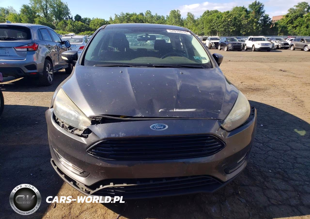 2016 Ford Focus Se VIN:1FADP3FE7GL342593 - 5