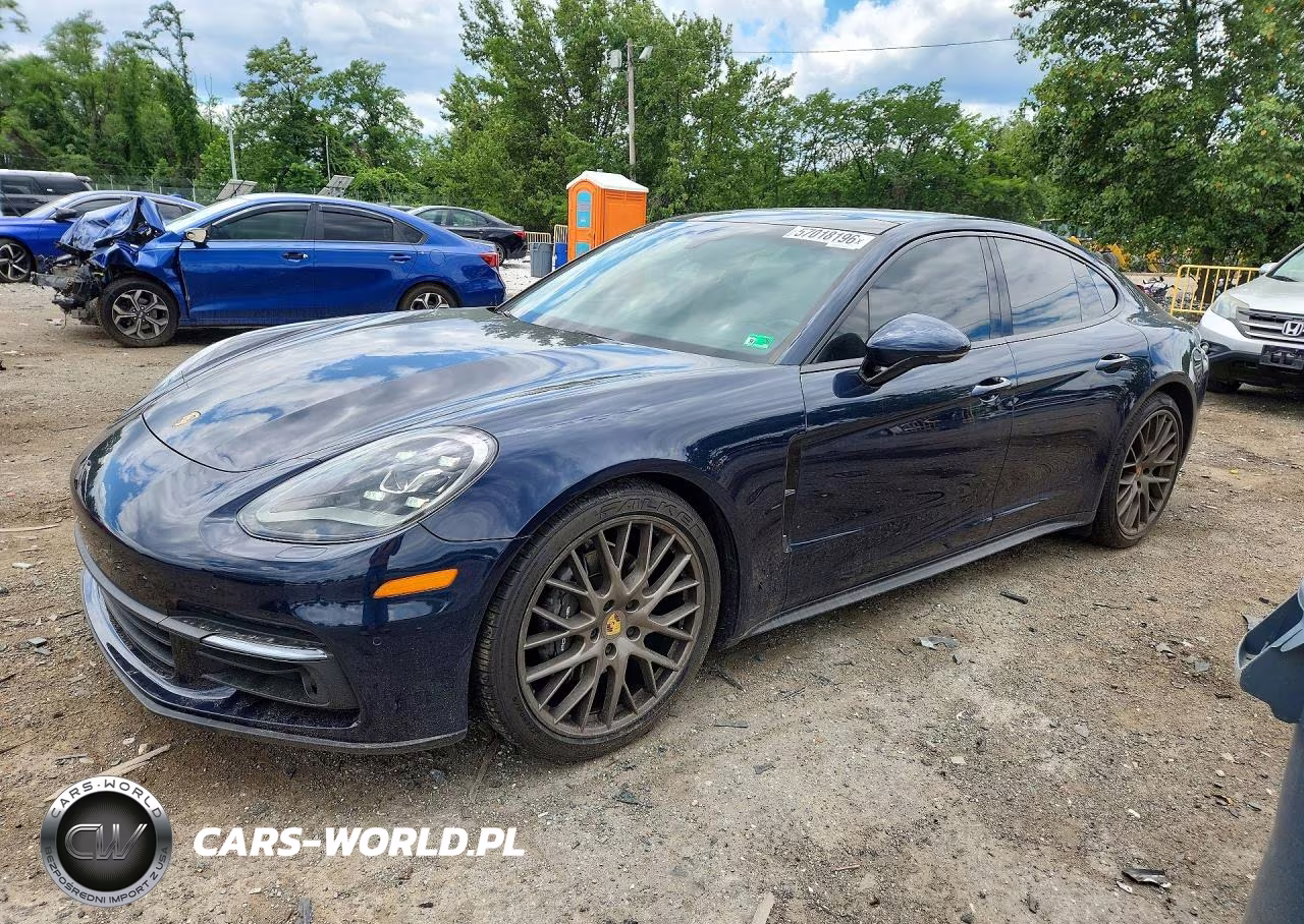 2018 Porsche Panamera 4