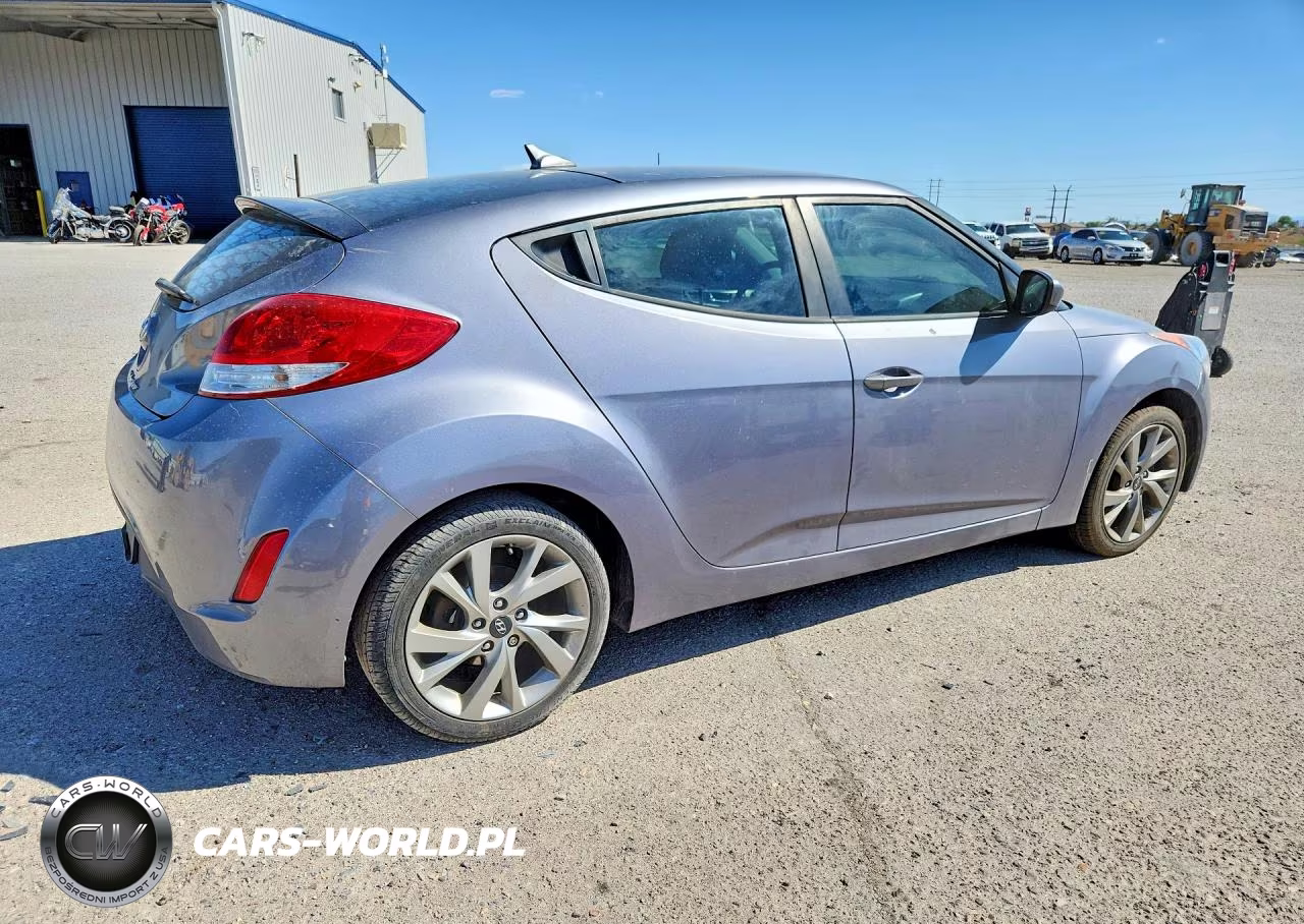 2016 Hyundai Veloster Base VIN:KMHTC6AD9GU282811 - 3