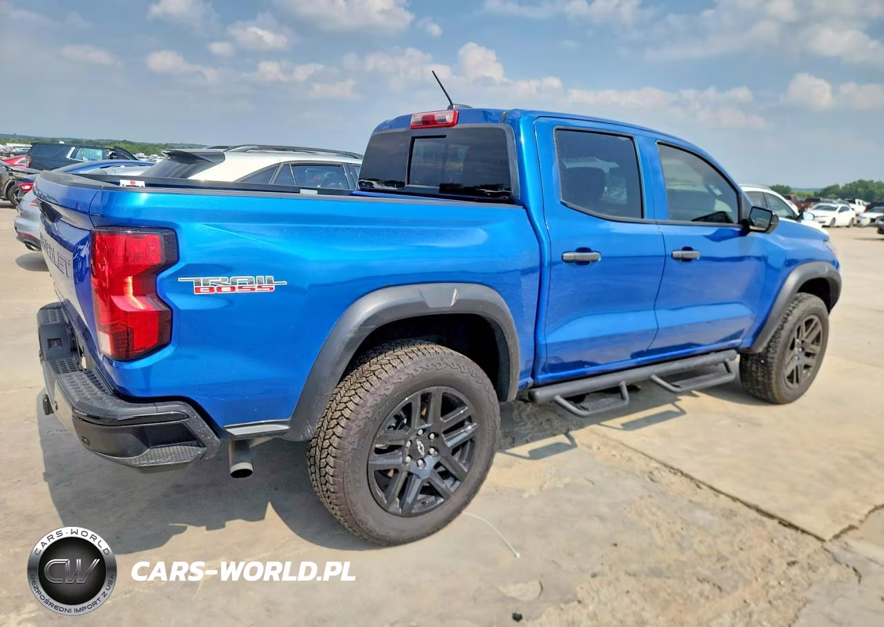 2023 Chevrolet Colorado Trail Boss VIN:1GCPTEEK3P1208942 - 3